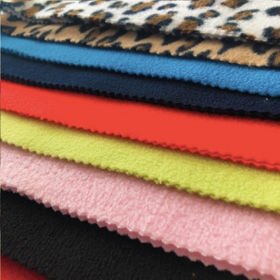 One side brushed and antipiling fleece fabric
